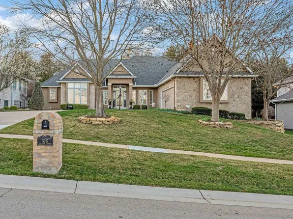 5217 SW 40th Ter, Topeka, KS 66610
