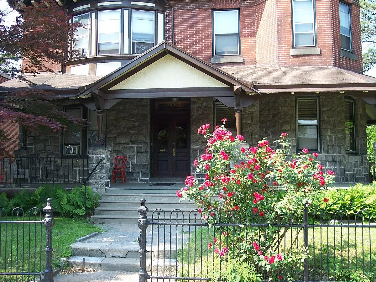 1 bed, 720 sqft, $1,045 — Photo 2