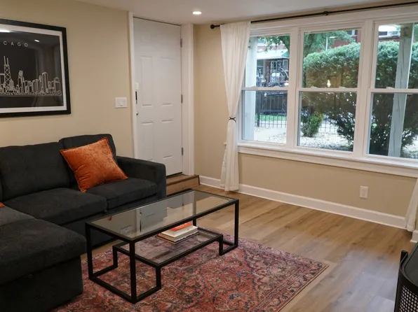 3261 N Central Park Ave #2, Chicago, IL 60618