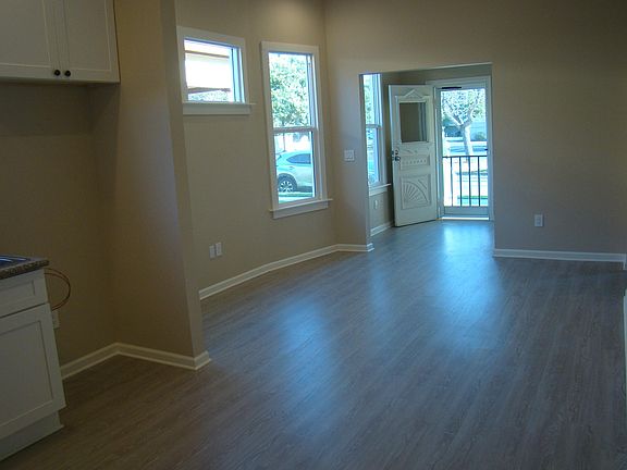 5th image of 153 W Cottage Dr