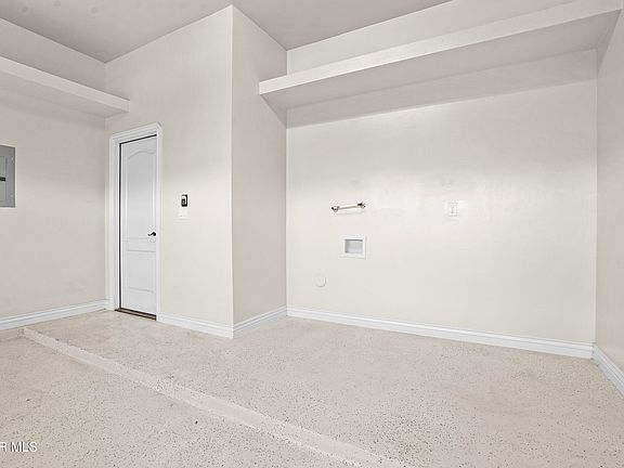 5th image of 12357 Desert Dove Ave