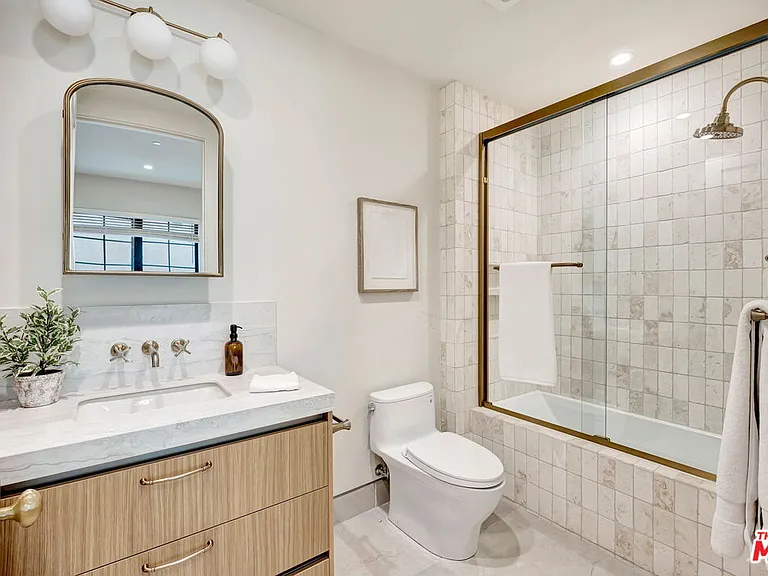 652 Huntley Dr #102 — Photo 33