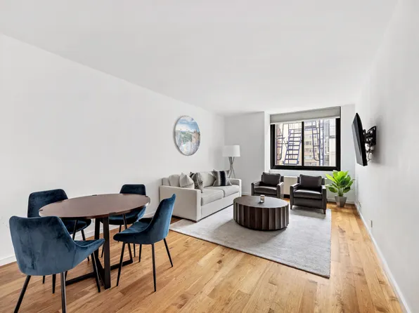 515 East 72nd Street 5F image 2 of 15