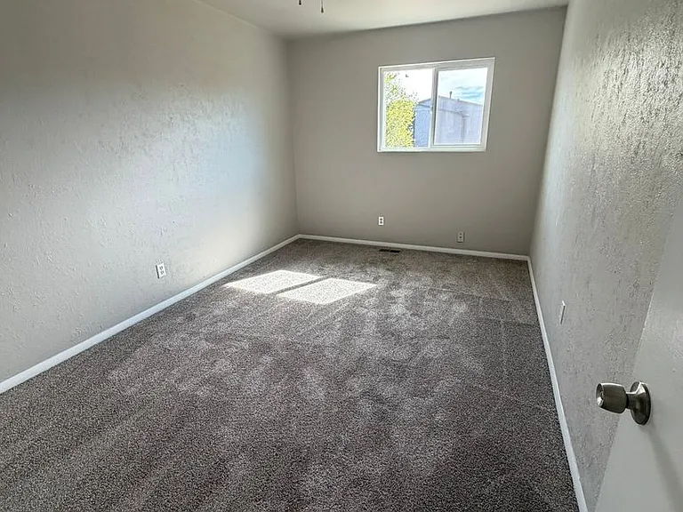 1615 Lenmar Dr — Photo 11