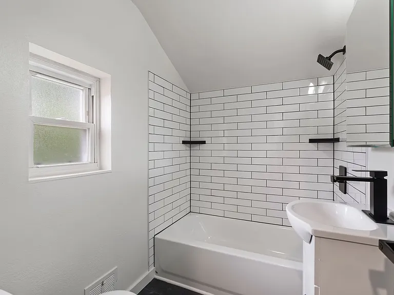 118 Ravilla Ave — Photo 15