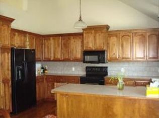 4204 Bennington Dr, Saint Joseph, MO 64506