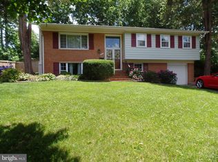 8113 Ashtonbirch Dr, Springfield, VA 22152