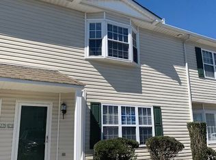 2380 Vineyard Dr APT J8, Winterville, NC 28590