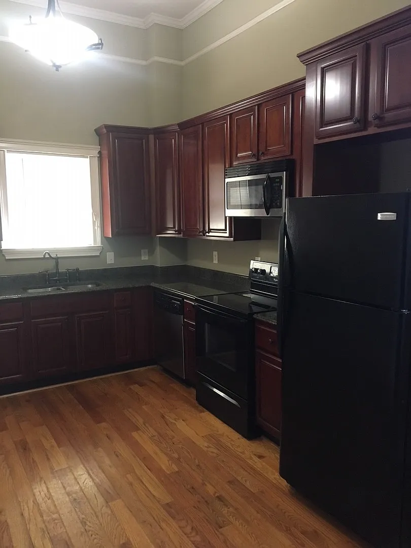 Welcome to 685 Penn Avenue Apartment Homes Where Style Meets Substance! — Photo 3