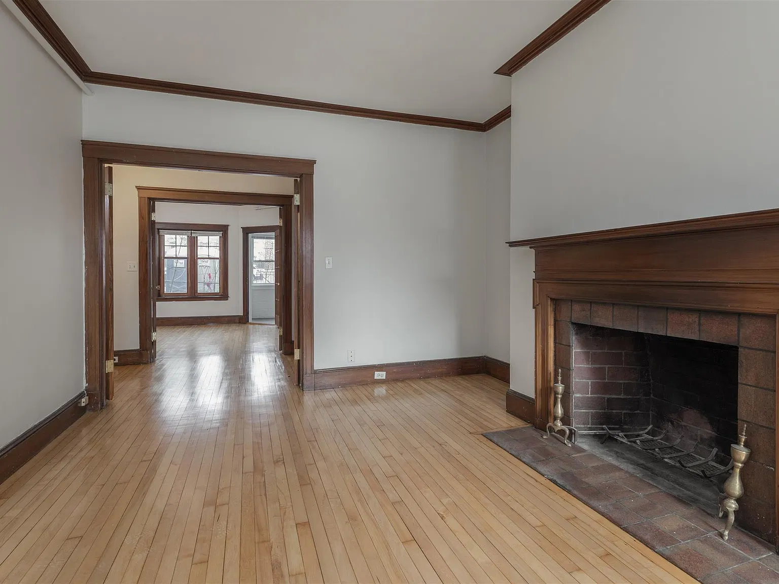 3 bed, $3,900 — Photo 3