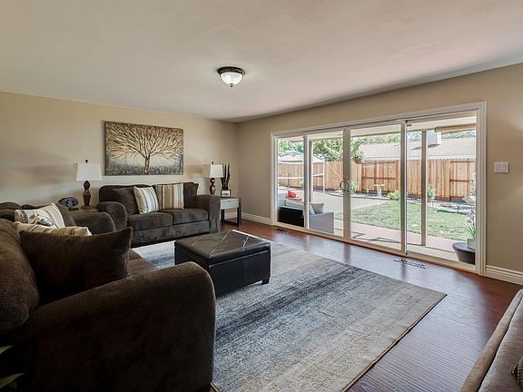 5th image of 185 Herrington Dr