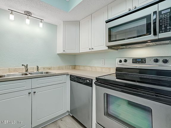 4th image of 6561 MISSION Court #4