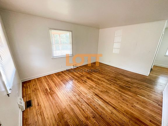 3rd image of 117 Mayo Dr