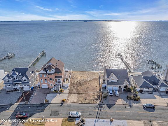 4th image of 643 Bayview Dr