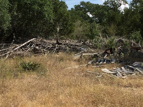 2nd image of 586 Tom Creek Ln