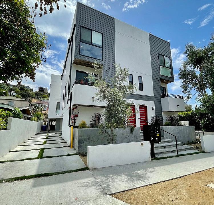 1st image of 1862 Echo Park Ave #1/2