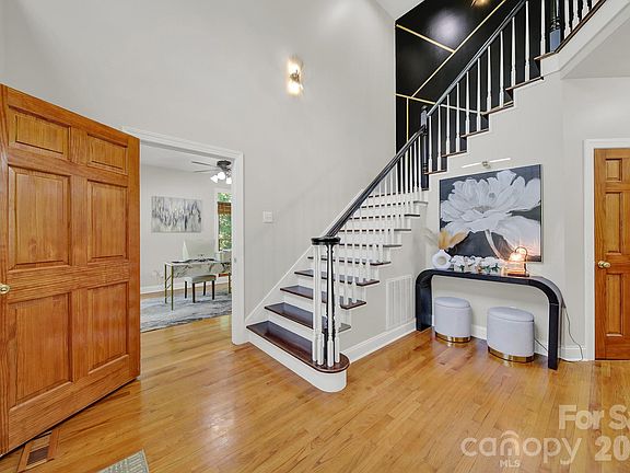 4th image of 1583 Calder Ln
