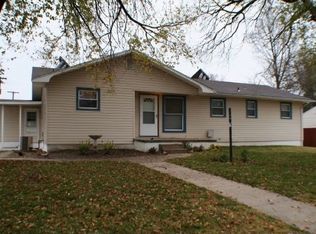 1928 N Robbins St, Augusta, KS 67010