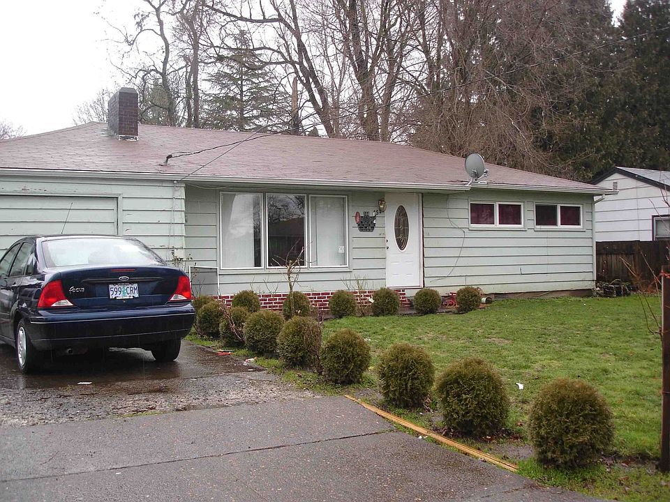1st image of 558 SE 11th Ave
