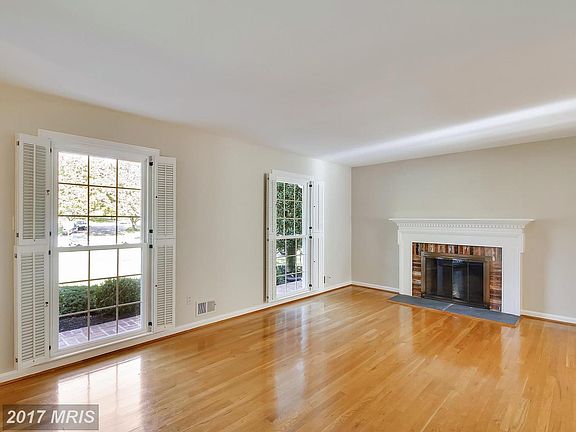 4th image of 8600 Wild Olive Dr