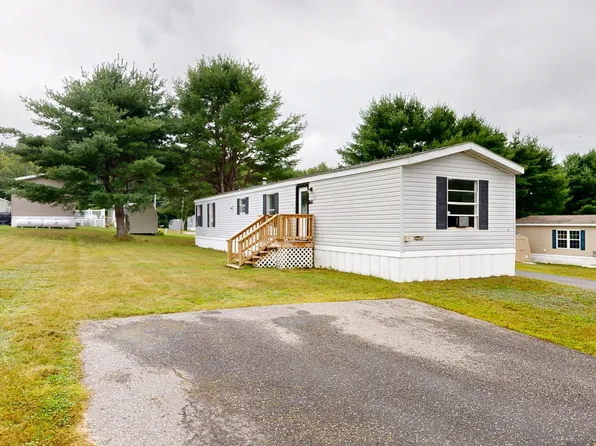 18 Purington Avenue, Mechanic Falls, ME 04256