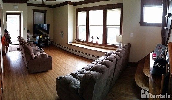 4th image of 1001 N 14th Ave E