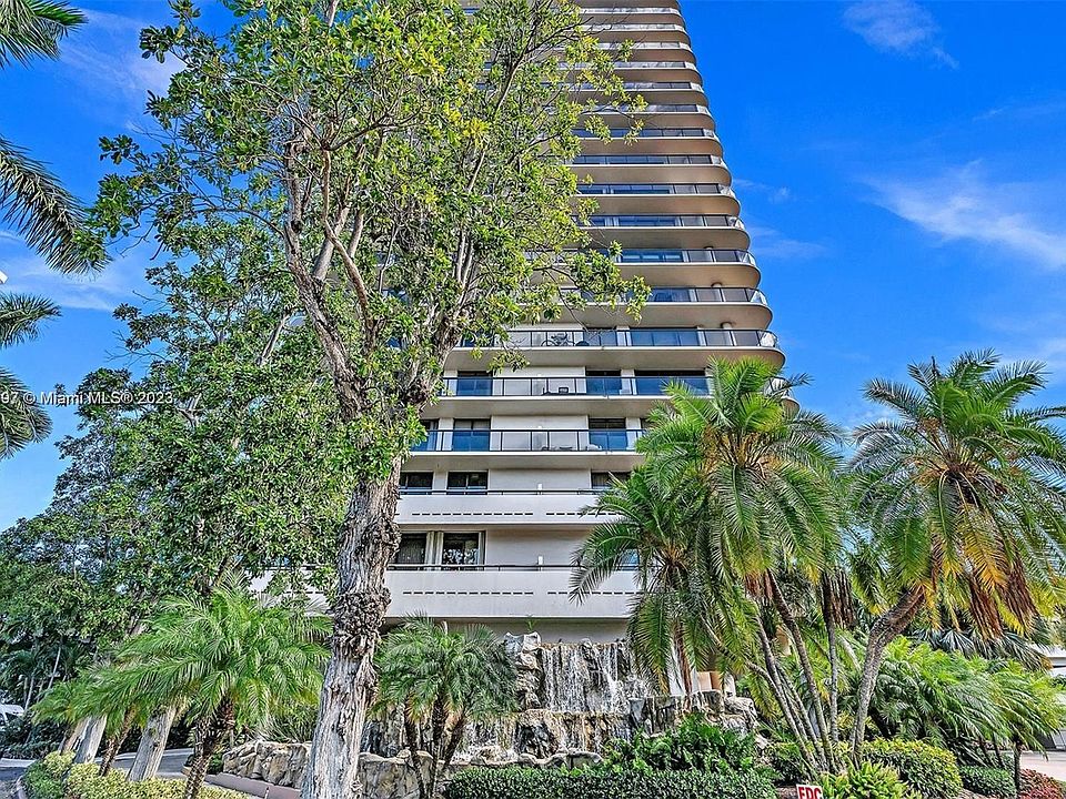1st image of 19667 Turnberry Way APT 17F