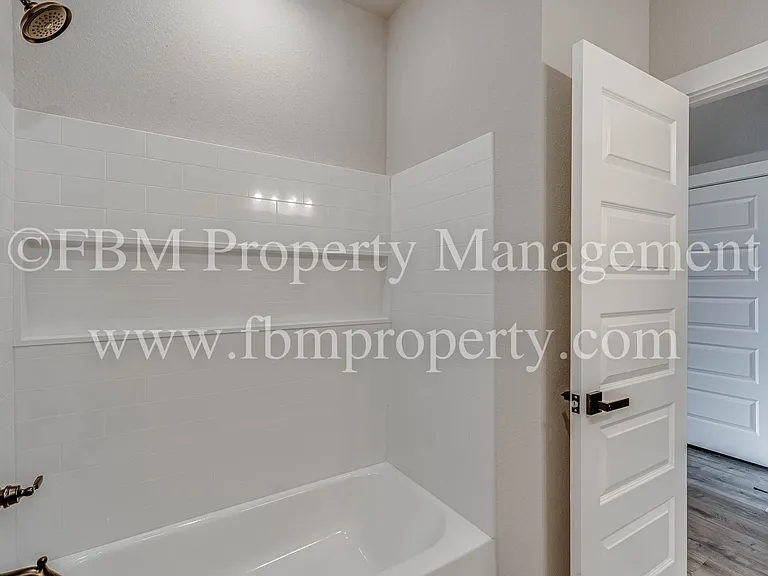 912 Cooksey Ct #B — Photo 16