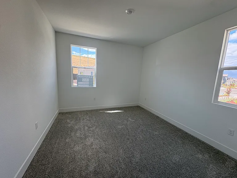 7966 Lamplight Dr — Photo 37