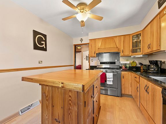 4th image of 10924 S Tripp Ave
