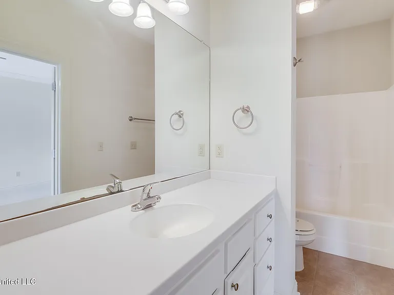 894 Jefferson Dr — Photo 18