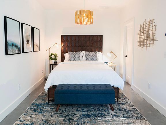 Get a comfortable night sleep in our luxurious Temper-pedic Queen bed. We also provide white noise sound machine and an alarm clock with USB for fast charging :)