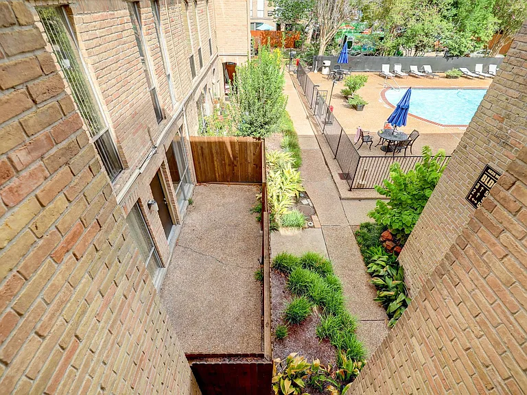 4633 Wild Indigo St #542 — Photo 11