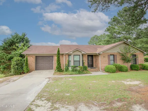 201 Sarason Pl, Vass, NC 28394