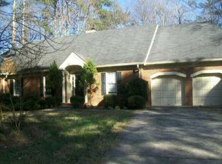1053 Lake Charles Dr, Roswell, GA 30075