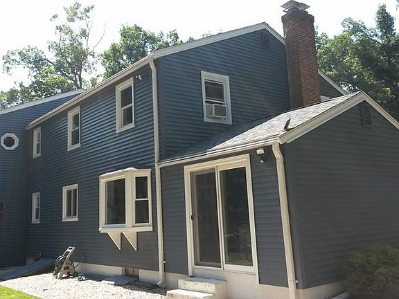 4th image of 77 Woodland Dr