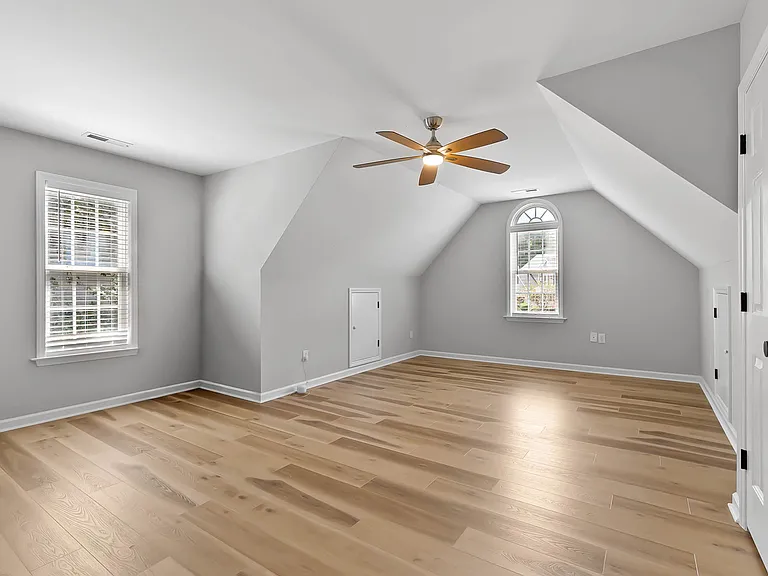 216 Echo Hills Ct — Photo 25