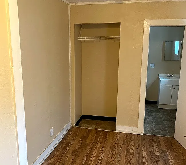 2333 W Clifton Ave #B3 — Photo 5