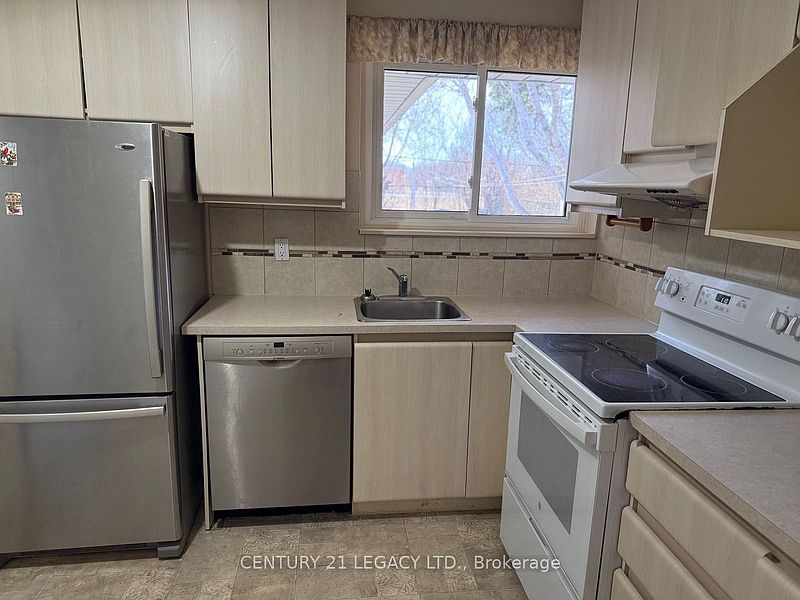 Brampton House for rent - 3 Bedrooms — photo 14