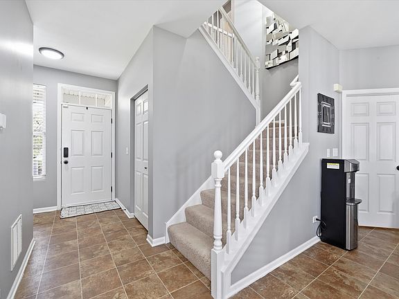 2nd image of 905 Bluebell Cir