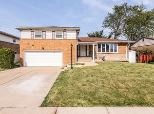 761 Winston Dr, Melrose Park, IL