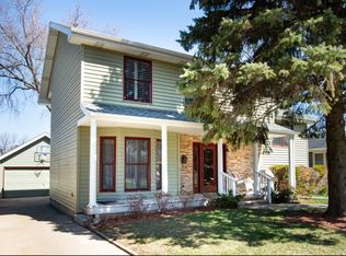 338 W Madison St, Villa Park, IL 60181