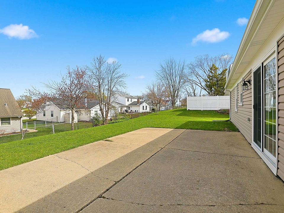 2nd image of 225 Wilmslow Ln