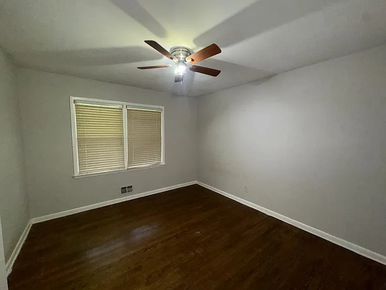 800 Fern St SE — Photo 10