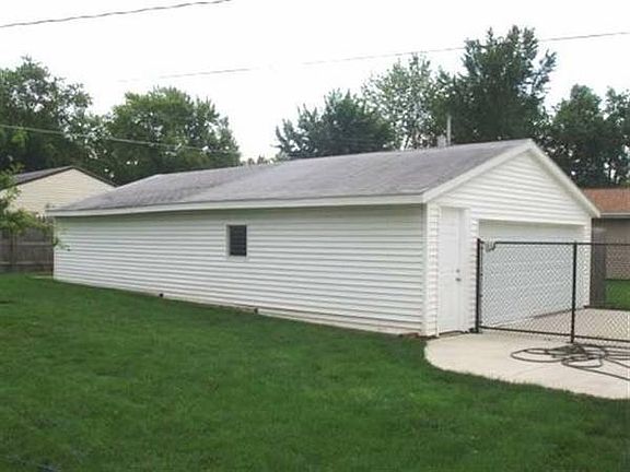 4th image of 3627 Welshire Dr