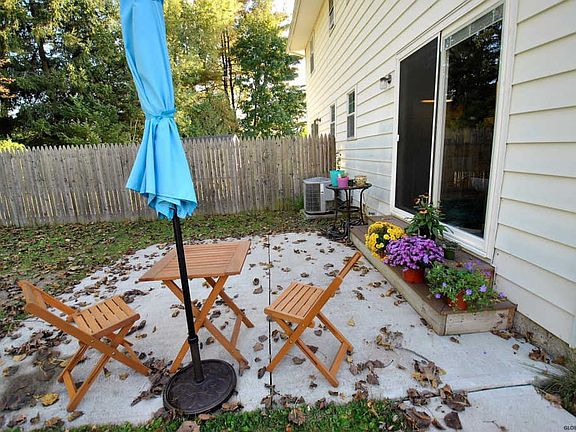 5th image of 44 College View Dr