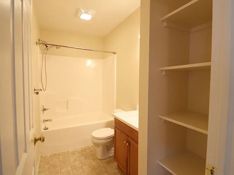 709 Main St #B — Photo 12