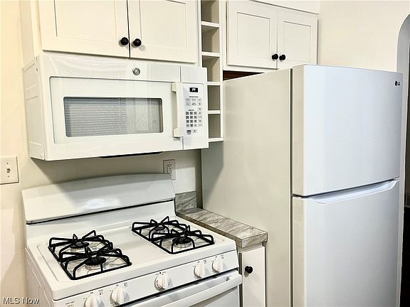 4th image of 11706 Longmead Ave