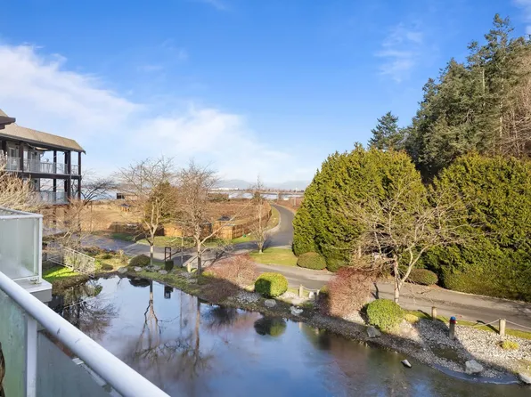 1120 Tsatsu Shores Dr #320, Delta, BC V4M 2K2
