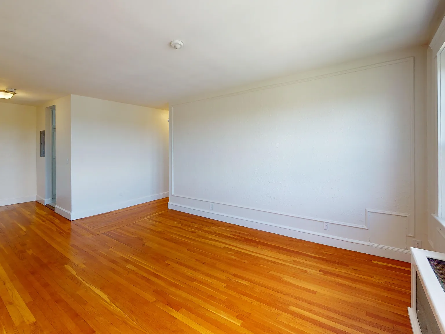 2 bed, 1.0 bath, 850 sqft, $3,000 — Photo 3